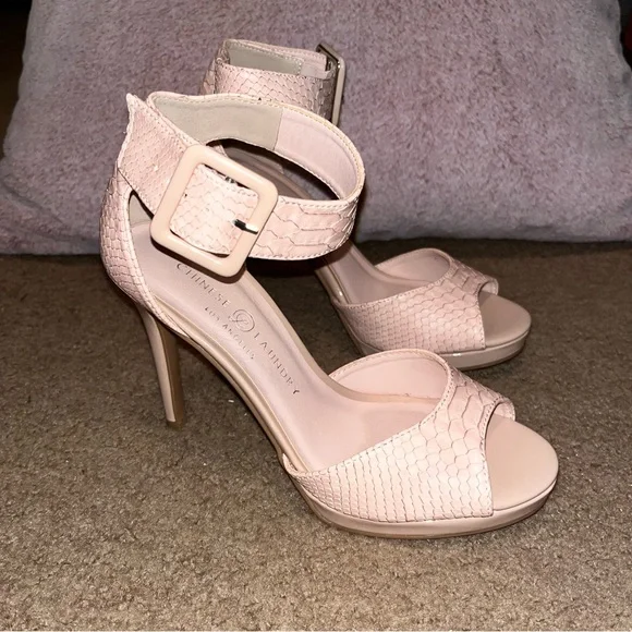 Chinese Laundry size 7.5 women’s pale pink snakeskin platforms - Picture 12 of 12